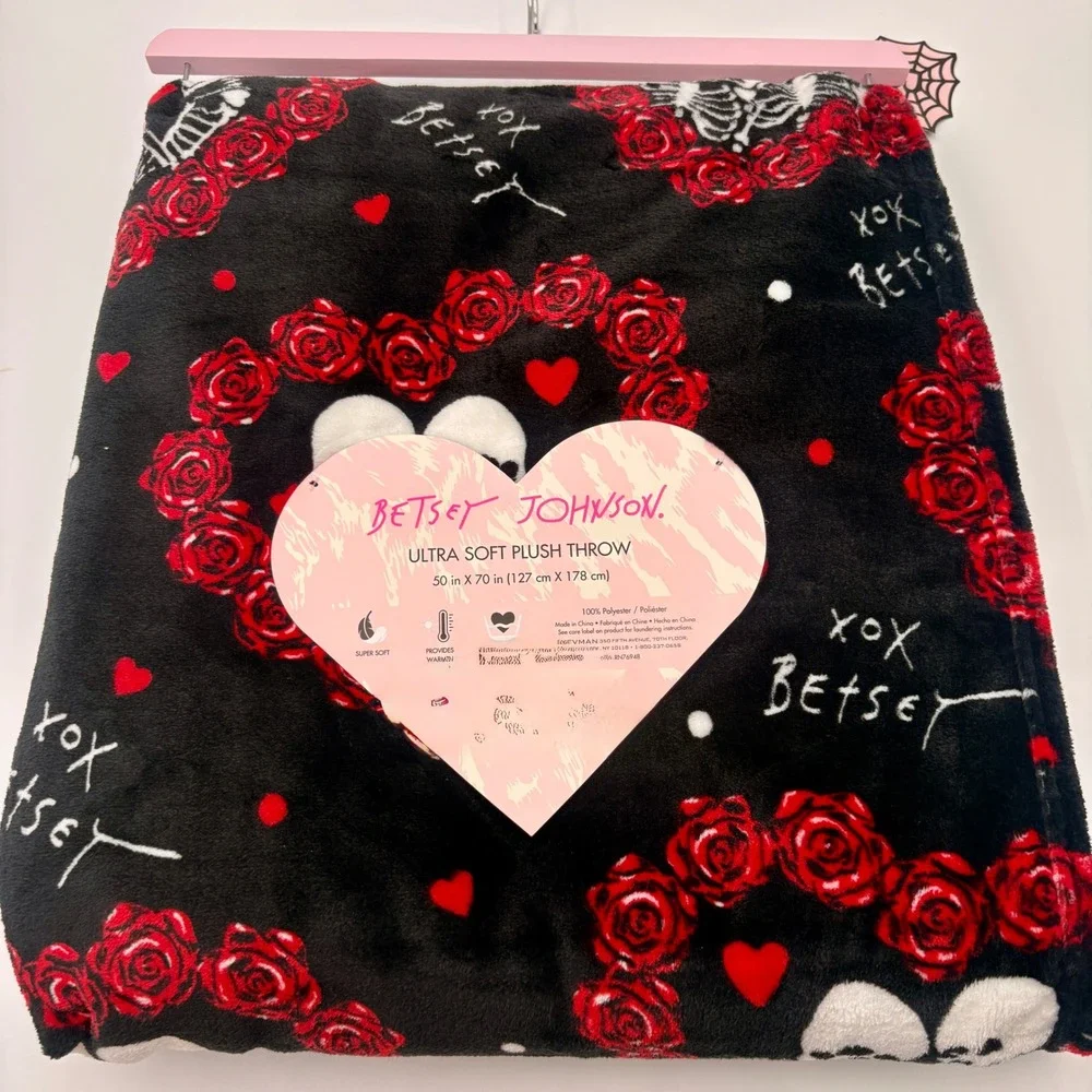 Betsey Johnson Skeleton Halloween Rose Heart Ultra Soft Plush Throw Blanket